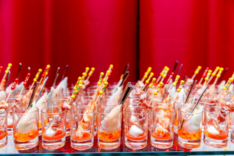 Pincho de bambú Fuji con extremo decorativo rojo 112mm - 100Uds