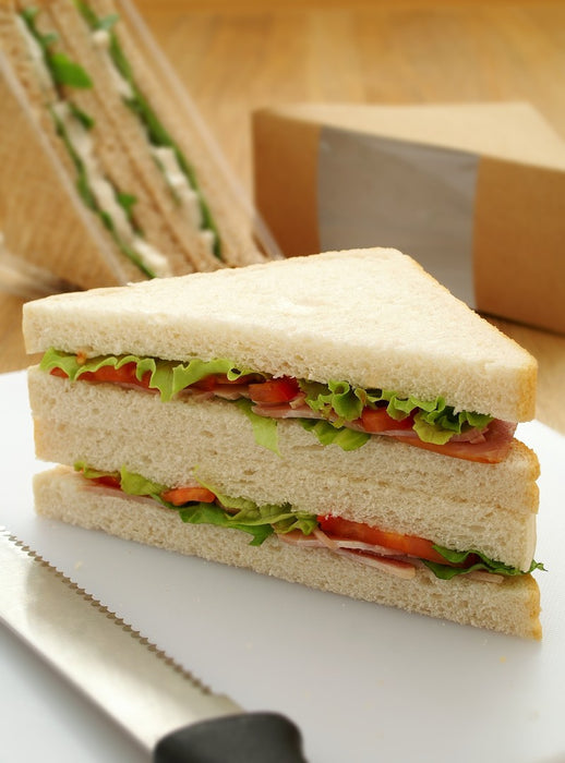 Envase Kraft simple con ventana para sandwich triangular 52x123mm A123mm - 50Uds
